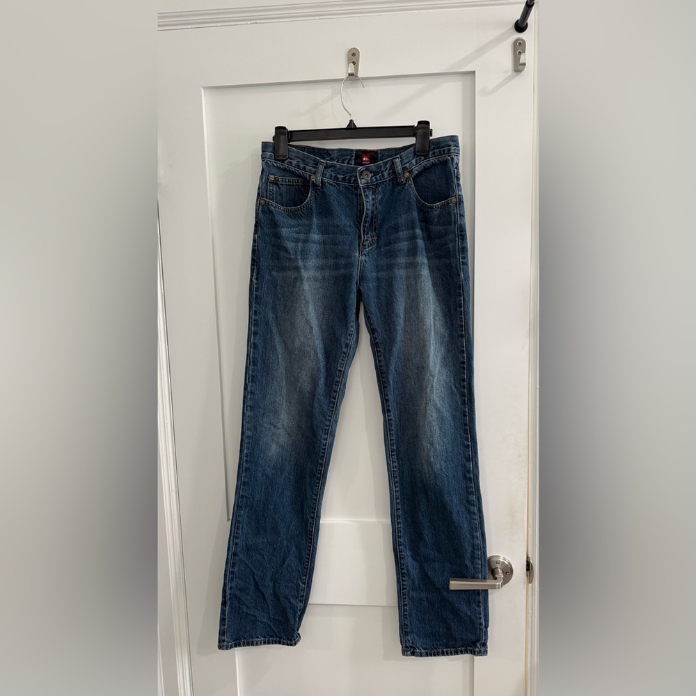 Quiksilver men’s blue straight leg denim jeans (fair condition)